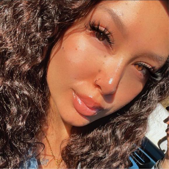 Meet your Posher, Corrine - Picture 1 of 1